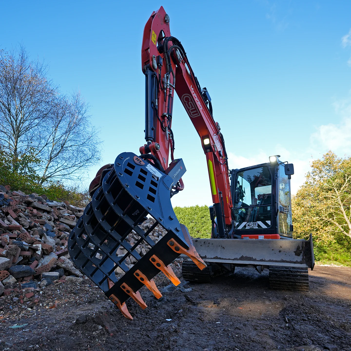 2-3.5 Tonne Excavators - 750mm Riddle Bucket - Image 3
