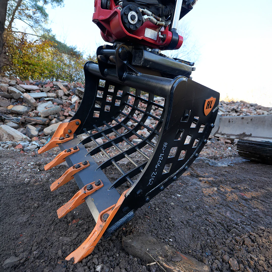 2-3.5 Tonne Excavators - 750mm Riddle Bucket - Image 4