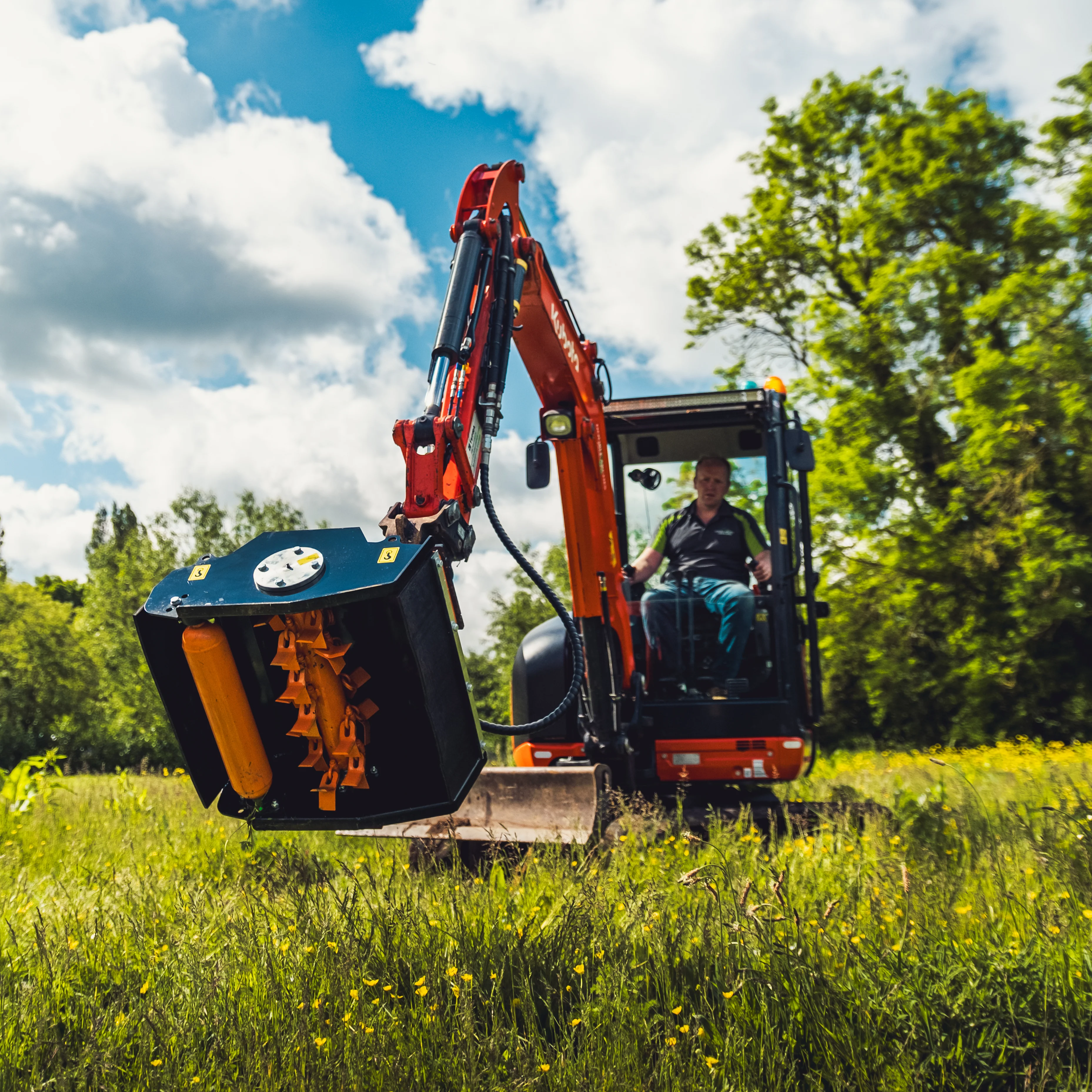 3-7 Tonne Excavators - 850/1050mm Hydraulic Flail Mower - Image 3
